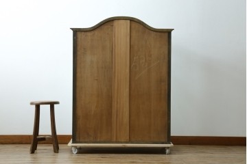 フランスアンティーク　高級品　真鍮(しんちゅう)フレーム　曲げガラス天板のおしゃれなガラスケース　(R-082104)