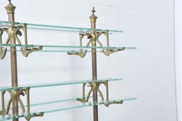 中古　特注オーダー品　曲げガラス　真鍮(しんちゅう)フレーム　高級感のある上品なデザインが魅力的な両面使いのオーバル型展示台(ガラスケース、Gケース、ショーケース、ディスプレイケース、飾り棚、陳列棚、店舗什器)(製作費約300万円)(R-082105)