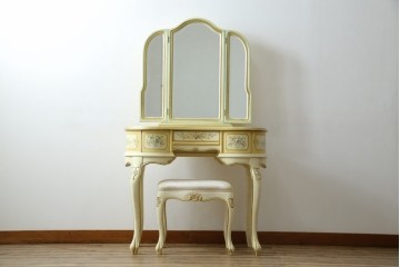 イタリアビンテージ　ハンドペイント　ロココ調　キドニーデザイン　空間に柔らかな印象を与えるドレッサーとスツールのセット(化粧台、鏡台、ミラー、イス、椅子、ヴィンテージ)(R-082106)