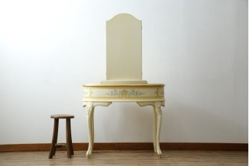 イタリアビンテージ　ハンドペイント　ロココ調　キドニーデザイン　空間に柔らかな印象を与えるドレッサーとスツールのセット(化粧台、鏡台、ミラー、イス、椅子、ヴィンテージ)(R-082106)