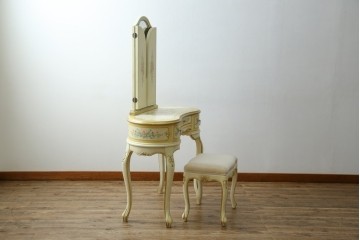 イタリアビンテージ　ハンドペイント　ロココ調　キドニーデザイン　空間に柔らかな印象を与えるドレッサーとスツールのセット(化粧台、鏡台、ミラー、イス、椅子、ヴィンテージ)(R-082106)