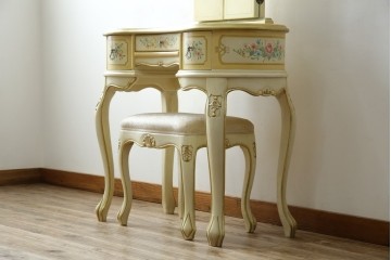 イタリアビンテージ　ハンドペイント　ロココ調　キドニーデザイン　空間に柔らかな印象を与えるドレッサーとスツールのセット(化粧台、鏡台、ミラー、イス、椅子、ヴィンテージ)(R-082106)