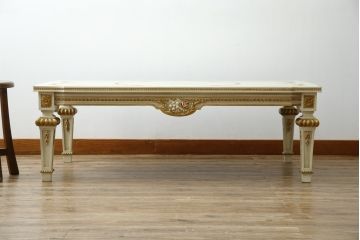 中古　美品!!　イタリア　高級品　高島屋デパート取り扱い　ハンドペイント　ロココ調の装飾が可愛らしいローテーブル(センターテーブル、リビングテーブル)(定価約50万円)(R-082107)