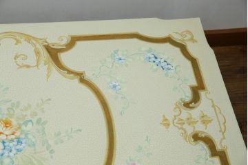 中古　美品!!　イタリア　高級品　高島屋デパート取り扱い　ハンドペイント　ロココ調の装飾が可愛らしいローテーブル(センターテーブル、リビングテーブル)(定価約50万円)(R-082107)