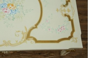 中古　美品!!　イタリア　高級品　高島屋デパート取り扱い　ハンドペイント　ロココ調の装飾が可愛らしいローテーブル(センターテーブル、リビングテーブル)(定価約50万円)(R-082107)