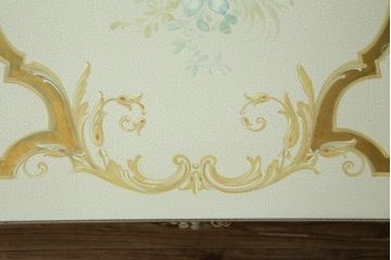 中古　美品!!　イタリア　高級品　高島屋デパート取り扱い　ハンドペイント　ロココ調の装飾が可愛らしいローテーブル(センターテーブル、リビングテーブル)(定価約50万円)(R-082107)