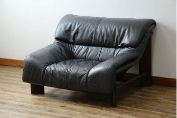 中古　美品　国産職人手作り　アサヒ木工　本革(一部合皮)　安らぎの空間を演出する1人掛けソファ(アームチェア、1Pソファ、一人掛け、レザー)(定価約13万円)(R-082108)
