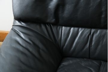中古　美品　国産職人手作り　アサヒ木工　本革(一部合皮)　安らぎの空間を演出する1人掛けソファ(アームチェア、1Pソファ、一人掛け、レザー)(定価約13万円)(R-082108)