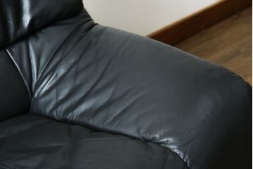 中古　美品　国産職人手作り　アサヒ木工　本革(一部合皮)　安らぎの空間を演出する1人掛けソファ(アームチェア、1Pソファ、一人掛け、レザー)(定価約13万円)(R-082108)