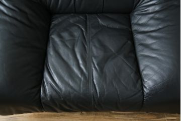 中古　美品　国産職人手作り　アサヒ木工　本革(一部合皮)　安らぎの空間を演出する1人掛けソファ(アームチェア、1Pソファ、一人掛け、レザー)(定価約13万円)(R-082108)