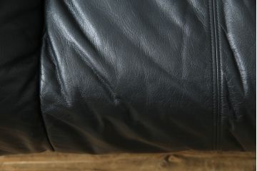 中古　美品　国産職人手作り　アサヒ木工　本革(一部合皮)　安らぎの空間を演出する1人掛けソファ(アームチェア、1Pソファ、一人掛け、レザー)(定価約13万円)(R-082108)