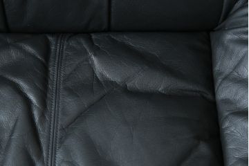 中古　美品　国産職人手作り　アサヒ木工　本革(一部合皮)　安らぎの空間を演出する1人掛けソファ(アームチェア、1Pソファ、一人掛け、レザー)(定価約13万円)(R-082108)