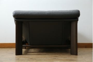 中古　美品　国産職人手作り　アサヒ木工　本革(一部合皮)　安らぎの空間を演出する1人掛けソファ(アームチェア、1Pソファ、一人掛け、レザー)(定価約13万円)(R-082108)