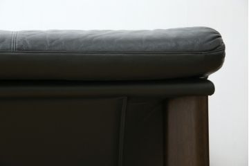中古　美品　国産職人手作り　アサヒ木工　本革(一部合皮)　安らぎの空間を演出する1人掛けソファ(アームチェア、1Pソファ、一人掛け、レザー)(定価約13万円)(R-082108)