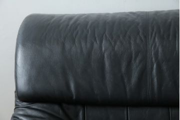 中古　美品　国産職人手作り　アサヒ木工　本革(一部合皮)　安らぎの空間を演出する1人掛けソファ(アームチェア、1Pソファ、一人掛け、レザー)(定価約13万円)(R-082109)