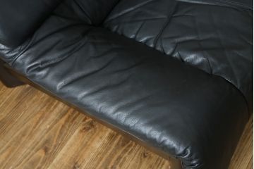 中古　美品　国産職人手作り　アサヒ木工　本革(一部合皮)　安らぎの空間を演出する1人掛けソファ(アームチェア、1Pソファ、一人掛け、レザー)(定価約13万円)(R-082109)