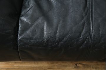 中古　美品　国産職人手作り　アサヒ木工　本革(一部合皮)　安らぎの空間を演出する1人掛けソファ(アームチェア、1Pソファ、一人掛け、レザー)(定価約13万円)(R-082109)