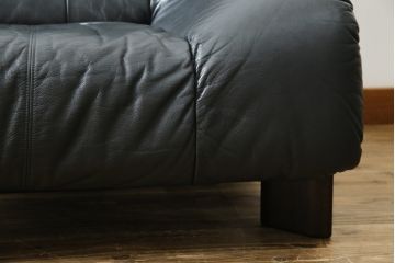 中古　美品　国産職人手作り　アサヒ木工　本革(一部合皮)　安らぎの空間を演出する1人掛けソファ(アームチェア、1Pソファ、一人掛け、レザー)(定価約13万円)(R-082109)
