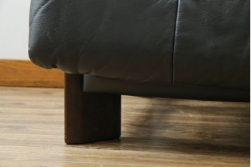 中古　美品　国産職人手作り　アサヒ木工　本革(一部合皮)　安らぎの空間を演出する1人掛けソファ(アームチェア、1Pソファ、一人掛け、レザー)(定価約13万円)(R-082109)