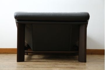 中古　美品　国産職人手作り　アサヒ木工　本革(一部合皮)　安らぎの空間を演出する1人掛けソファ(アームチェア、1Pソファ、一人掛け、レザー)(定価約13万円)(R-082109)