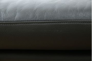 中古　美品　国産職人手作り　アサヒ木工　本革(一部合皮)　安らぎの空間を演出する1人掛けソファ(アームチェア、1Pソファ、一人掛け、レザー)(定価約13万円)(R-082109)