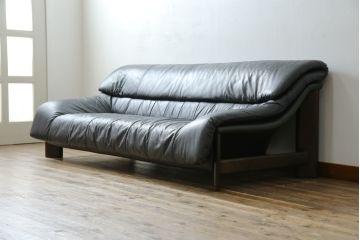 中古　美品　国産職人手作り　アサヒ木工　本革(一部合皮)　安らぎの空間を演出する3人掛けソファ(トリプルソファ、3Pソファ、三人掛け、レザー)(定価約25万円)(R-082110)
