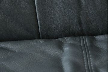 中古　美品　国産職人手作り　アサヒ木工　本革(一部合皮)　安らぎの空間を演出する3人掛けソファ(トリプルソファ、3Pソファ、三人掛け、レザー)(定価約25万円)(R-082110)
