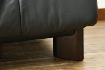 中古　美品　国産職人手作り　アサヒ木工　本革(一部合皮)　安らぎの空間を演出する3人掛けソファ(トリプルソファ、3Pソファ、三人掛け、レザー)(定価約25万円)(R-082110)