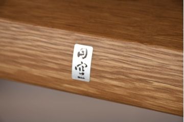 中古　希少な廃番品　飛騨産業「円空」　SE-102W　サイドテーブルとしても使える広めのアームが魅力の2人掛けベンチソファ(2人掛けソファ、ラブチェア、二人掛け、2P、2シーター、ラブソファ)(R-082111)
