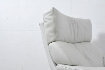 中古　美品　カリモク(karimoku)　ZW7300　本革(レザー)　ずっと座っていたくなるような包容力のある1Pソファ(アームチェア、1人掛けソファ、一人掛けソファ)(定価約20万円)(R-082112)