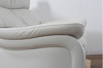 中古　美品　カリモク(karimoku)　ZW7300　本革(レザー)　ずっと座っていたくなるような包容力のある1Pソファ(アームチェア、1人掛けソファ、一人掛けソファ)(定価約20万円)(R-082112)