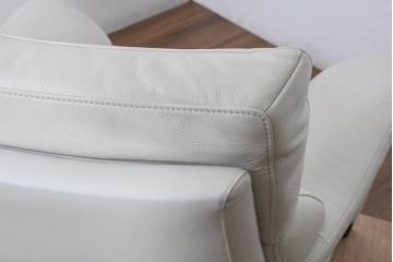 中古　美品　カリモク(karimoku)　ZW7300　本革(レザー)　ずっと座っていたくなるような包容力のある1Pソファ(アームチェア、1人掛けソファ、一人掛けソファ)(定価約20万円)(R-082112)