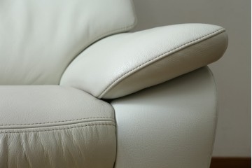 中古　美品　カリモク(karimoku)　ZW7300　本革(レザー)　ずっと座っていたくなるような包容力のある1Pソファ　定価約20万円　(R-082112)