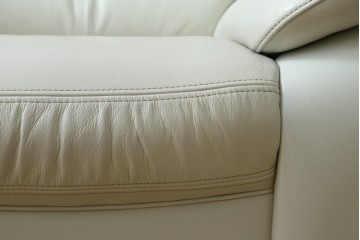 中古　美品　カリモク(karimoku)　ZW7300　本革(レザー)　ずっと座っていたくなるような包容力のある1Pソファ　定価約20万円　(R-082112)