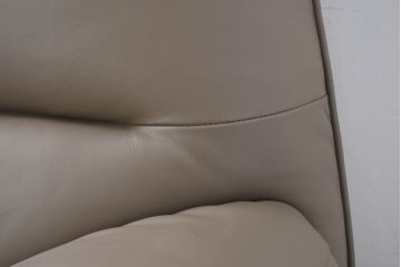 中古　超美品　使用感ほぼなし　IDC大塚家具取り扱い　FaBBRica(ファブリカ)　ゆったりとくつろげるL字型3Pカウチソファ(三人掛け、3Pソファ、トリプルソファ、コーナーソファ)(定価約55万円)(R-082115)
