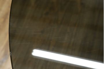 中古　美品　イタリア　calligaris(カリガリス)　VORTEX(ヴォルテックス)　強化ガラス天板　螺旋状のベースがエレガントなラウンドテーブル(丸テーブル、2人掛けダイニングテーブル、4人掛けダイニングテーブル、食卓)(定価約23万円)(R-082116)