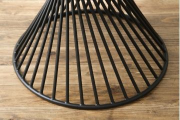 中古　美品　イタリア　calligaris(カリガリス)　VORTEX(ヴォルテックス)　強化ガラス天板　螺旋状のベースがエレガントなラウンドテーブル(丸テーブル、2人掛けダイニングテーブル、4人掛けダイニングテーブル、食卓)(定価約23万円)(R-082116)