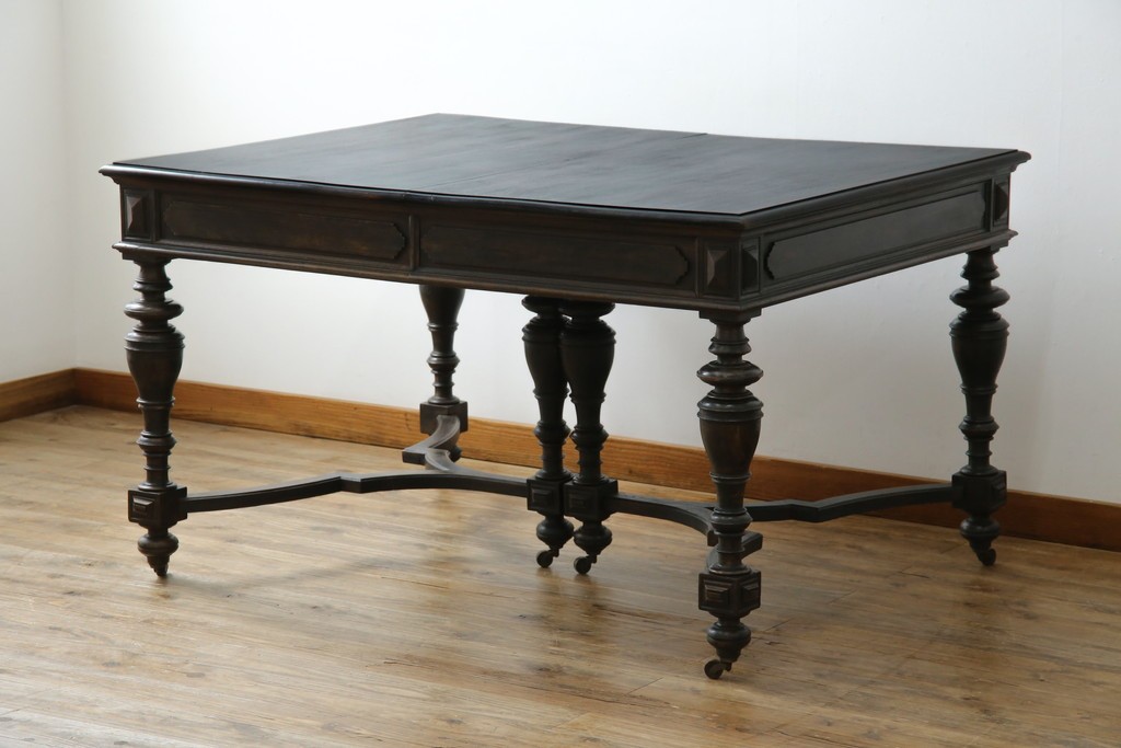 フランスアンティーク　上手物　高級品!!　上品で凝ったデザインが魅力的なダイニングテーブル　(R-082118)