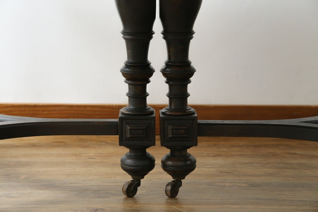 フランスアンティーク　上手物　高級品!!　上品で凝ったデザインが魅力的なダイニングテーブル　(R-082118)