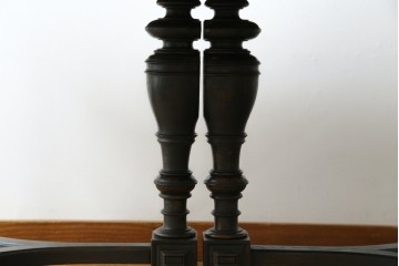 フランスアンティーク　上手物　高級品!!　上品で凝ったデザインが魅力的なダイニングテーブル　(R-082118)