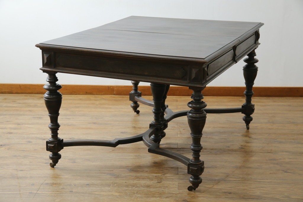 フランスアンティーク　上手物　高級品!!　上品で凝ったデザインが魅力的なダイニングテーブル　(R-082118)