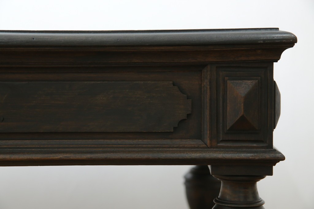 フランスアンティーク　上手物　高級品!!　上品で凝ったデザインが魅力的なダイニングテーブル　(R-082118)