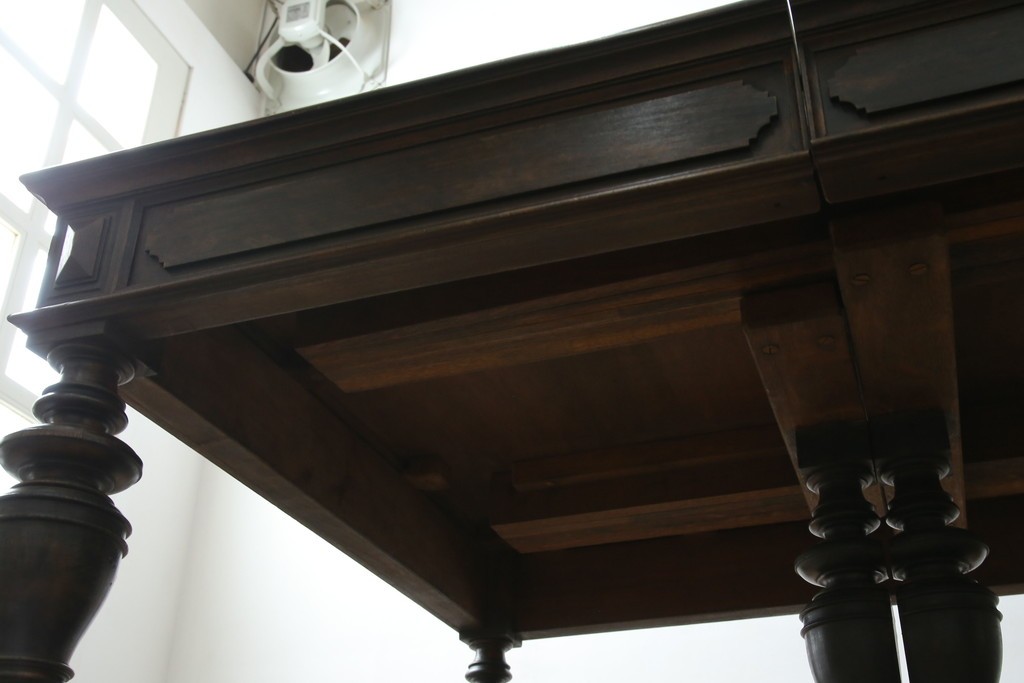 フランスアンティーク　上手物　高級品!!　上品で凝ったデザインが魅力的なダイニングテーブル　(R-082118)