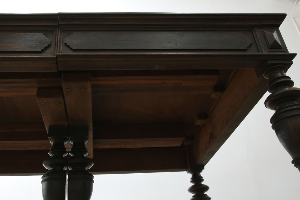 フランスアンティーク　上手物　高級品!!　上品で凝ったデザインが魅力的なダイニングテーブル　(R-082118)