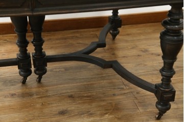 フランスアンティーク　上手物　高級品!!　上品で凝ったデザインが魅力的なダイニングテーブル　(R-082118)