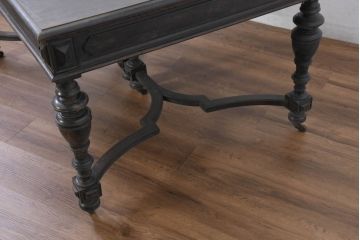 フランスアンティーク　上手物　高級品!!　上品で凝ったデザインが魅力的なダイニングテーブル(2人掛け、4人掛けテーブル)(R-082118)