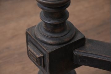 フランスアンティーク　上手物　高級品!!　上品で凝ったデザインが魅力的なダイニングテーブル(2人掛け、4人掛けテーブル)(R-082118)