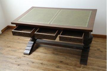 イギリスアンティーク　オーク材　存在感のあるバルボスレッグが魅力的な引き出し付きレザートップ大型デスク(ダイニングテーブル、食卓、4人掛け、6人掛け、英国)(R-082119)