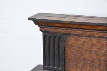 イギリスアンティーク　オーク材　気品漂うデザインとバルボスレッグが魅力的なサイドボード(コンソールテーブル、キャビネット、飾り台、机、ワークデスク、在宅用、在宅ワーク用、英国)(R-082121)