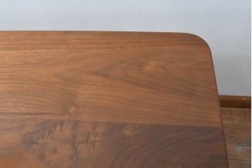 中古　飛騨高山　家具ブランド　シラカワ(shirakawa)　ハルス(Hals)　ウォールナット材　シンプルで洗練されたデザインのダイニングテーブル　定価約22万円　(R-082125)